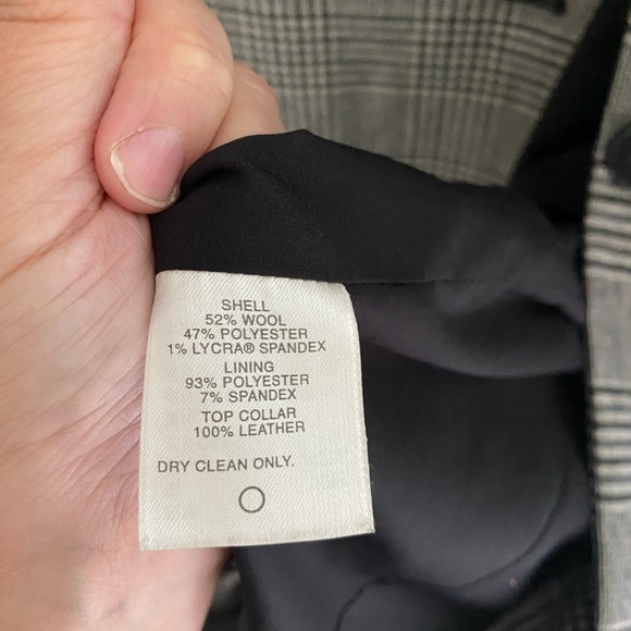 Vintage black and‎ white plaid classic overcoat size large - Picture 3 of 9